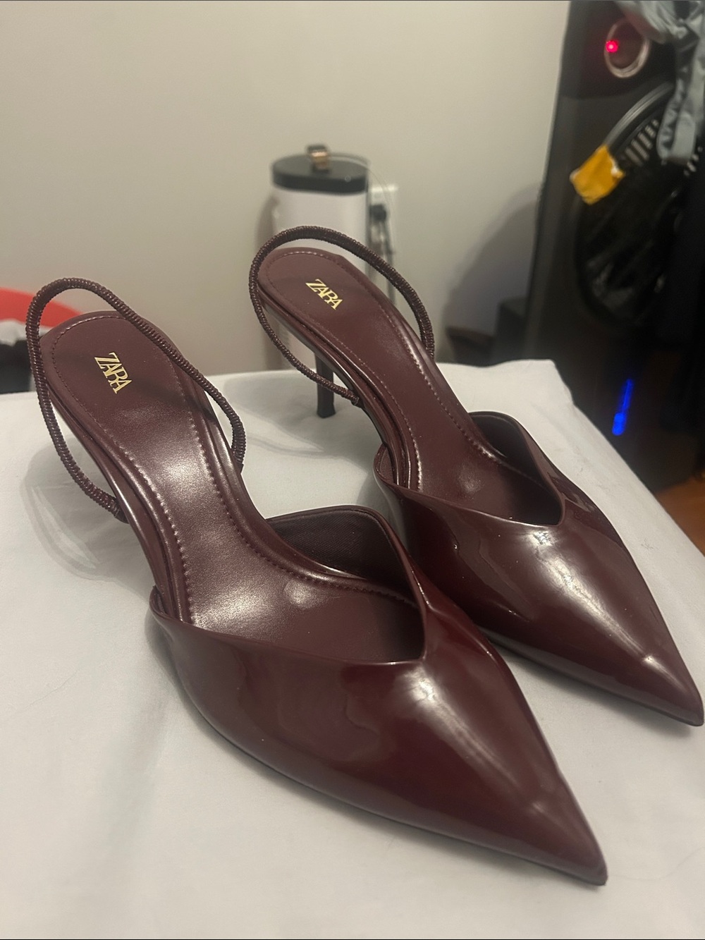 Zara Pointed-Toe Slingback Heels in Burgundy size 39 - Picture 2 of 4